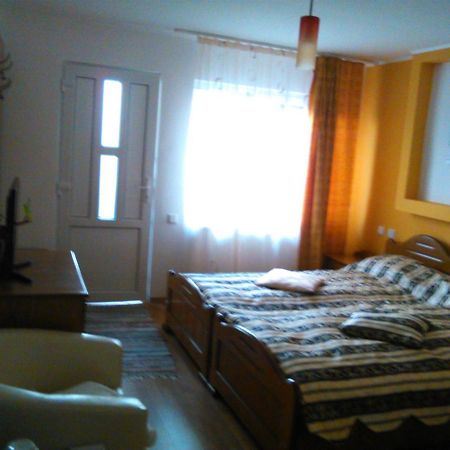 Pensiunea Lucia Ana Cluj-Napoca Buitenkant foto
